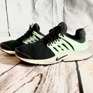 Ladies Nike Prestos